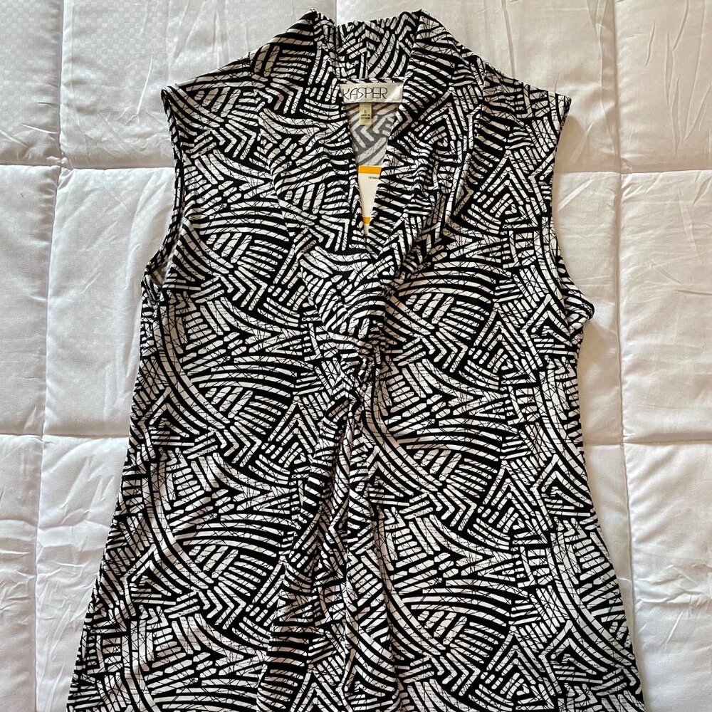 NWT Kasper sleeveless black and white blouse size S